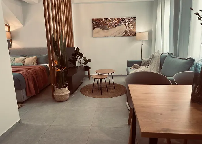 Tzane Luxury - Luxury In The Center For Comfort & Privacy By Mana Gers Guest house 4*