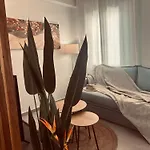 Tzane Luxury - Luxury In The Center For Comfort & Privacy By Mana Gers