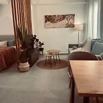 Tzane Luxury - Luxury In The Center For Comfort & Privacy By Mana Gers Pensjonat 3*