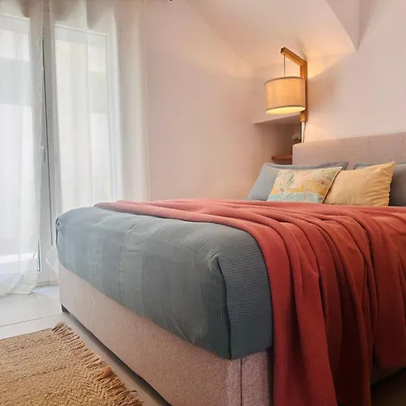 Tzane Luxury - Luxury In The Center For Comfort & Privacy By Mana Gers 4*